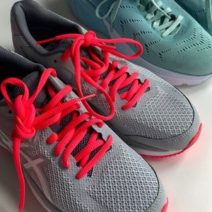 Women sneakers ( bundle of two)